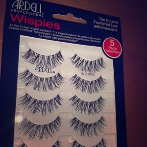 False eyelashes